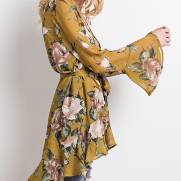 Easel Boutique Ruffled Sheer Floral Summer Kimono - Picture 3 of 4